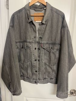 Levi’s Premium Stay Loose Trucker denim jacket, men’s size Large