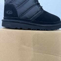 UGG Kids Neumel Boot Size 2kids *NWT*