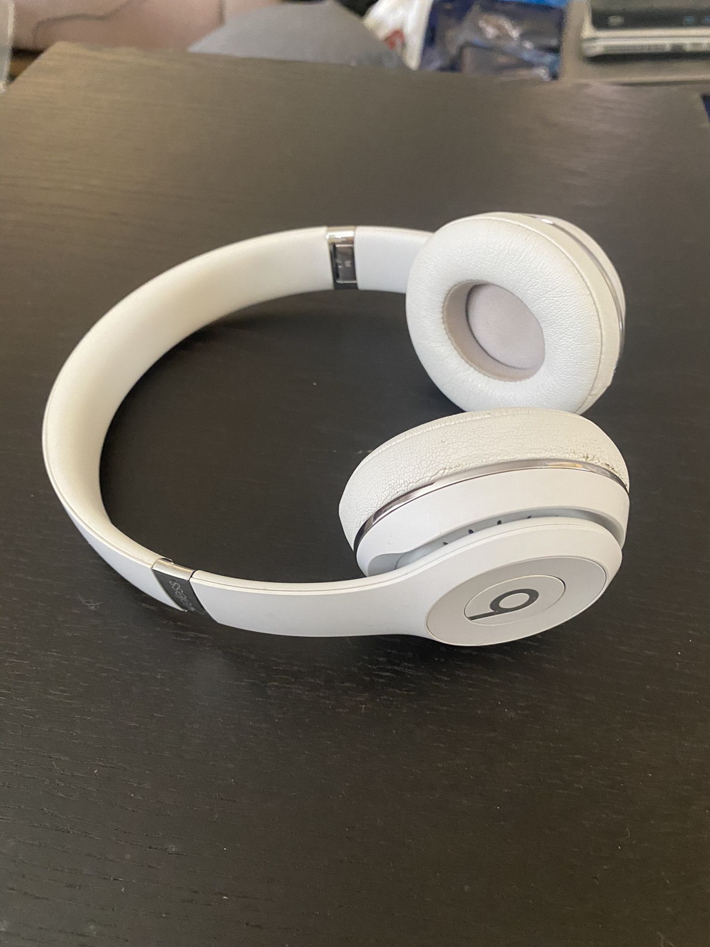 Beats Solo 3 Wireless Bluetooth Over On Ear Headphones Noise Cancelling White Gray Silver 