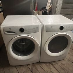 Electrolux Washer And Dryer Set 4.5 Cu. Ft