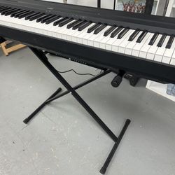 Yamaha 88-Key Weighted Portable Digital Piano Keyboard with stand and bench, Sustain Foot Switch, Built-in Speakers, USB Connectivity, Black P-45  Use