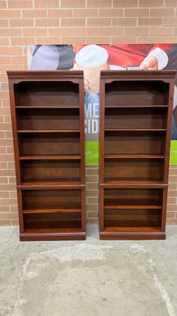 Set of 2 Bookcases