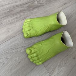 Green hulk feet