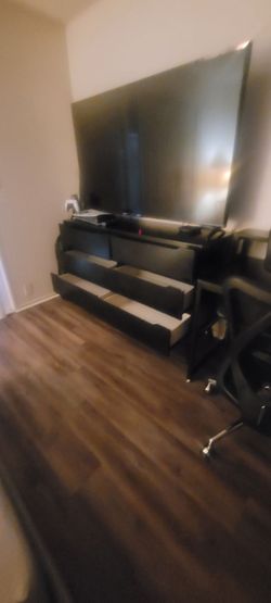 Black dresser 6 drawers
