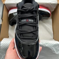 Jordan Retro  Bred 11s Size 8