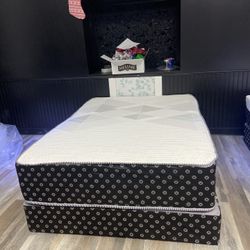 Queen Mattress- Double Sides- Come With Free Box Spring Only- Free Delivery 🚚 To Reasonable Distance 