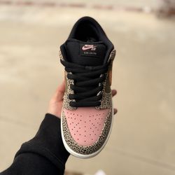 Nike SB Art Rec Dunk Lows SZ 8M