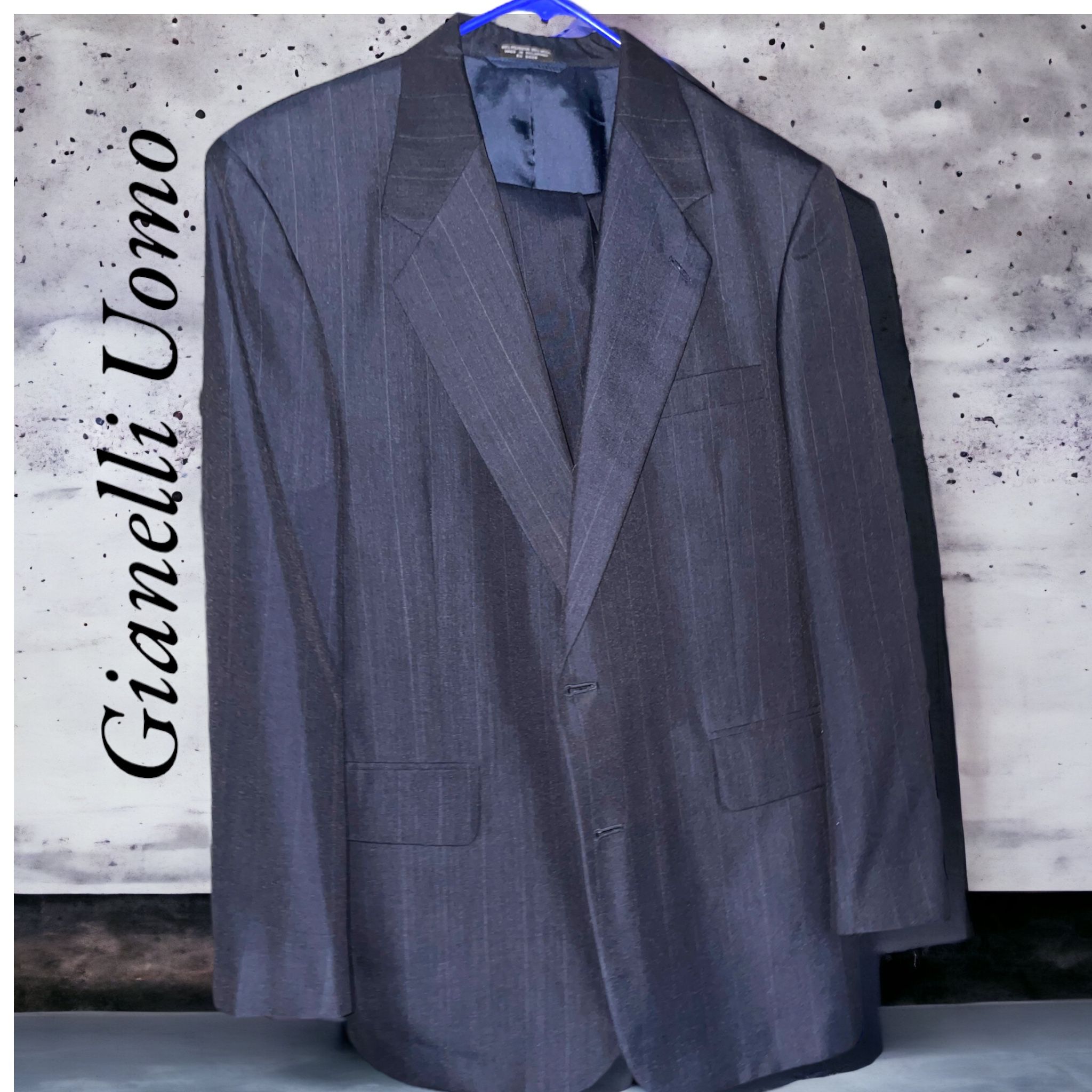 Gianelli Uomo l Men’s Suit l Gray w/Blue Accents l Jacket: 42R Pants: 36” x 29”