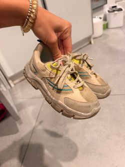 Zara Kids 26 eur size Chunky Sneakers Beige Yellow Blue