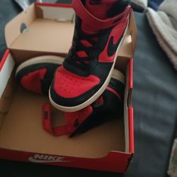 Nike youth size 3
