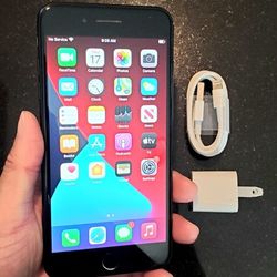 iPhone 7 Plus - UNLOCKED - Like New 