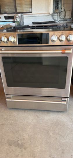 Café Stainless Steel Slide-In electric Range