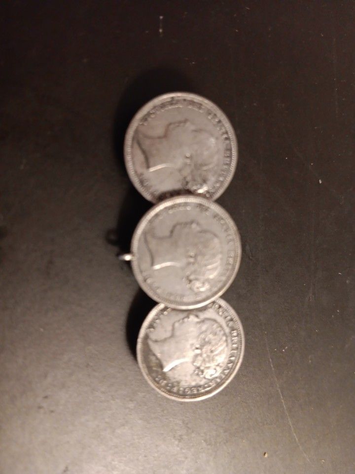 GORGEOUS VTG Silver 3 Pence Coins Brooch Pin.


