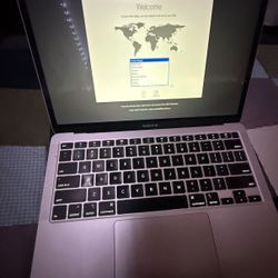 Apple MacBook Air 13.3-inch Core i3 1.1GHz 8GB RAM 256GB SSD Storage 2020 (Silver)