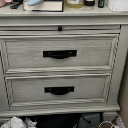 Nightstand 