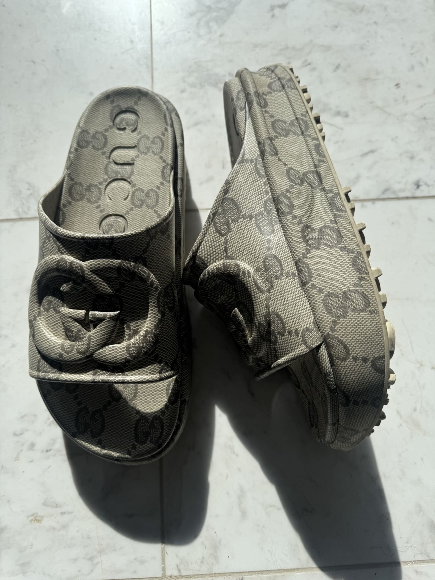 Gucci GG slide sandals