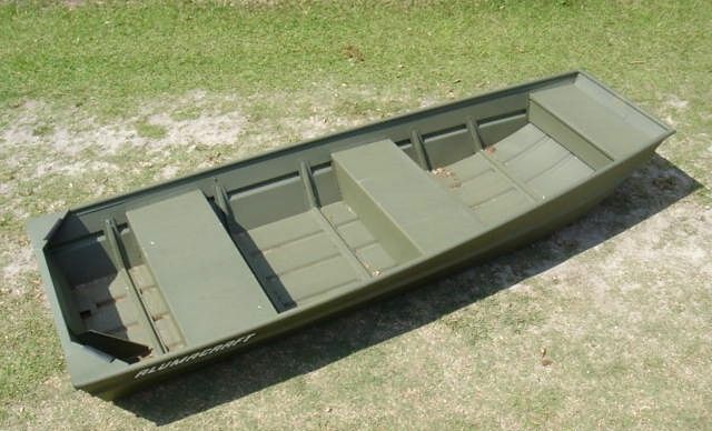 Alumacraft Jon boat 10 ft excellent condition with title