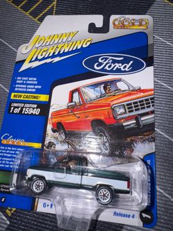 Johnny Lightning 1/64 1983 Ford Ranger Truck Green White Diecast Model Toy Car
