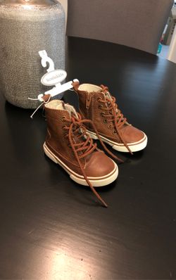 NEW Koala Kids boots SIZE 5c! (Not 8)