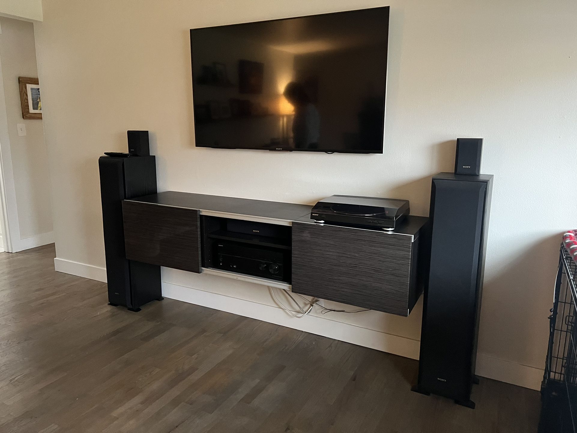 Home Theater System, High-Quality Sony Audio Receiver, and 5 Speaker System for Sale