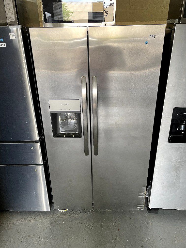 whirlpool 33” top freezer refrigerator stainless steel $650