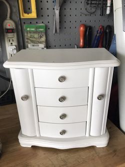 Small jewelry box