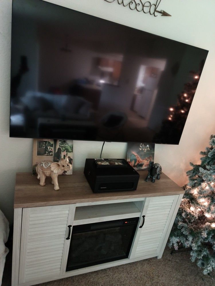 70" Smart T.V W/Backlight + Wall Mount