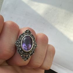 925 Oval Faceted Amethyst Surrounded w/ Marcasite Sterling Silver Ring, size 6