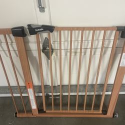 Diono Radian R 3 Across Car seat + Babelio Baby Gate