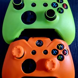 Custom Xbox One Controllers 