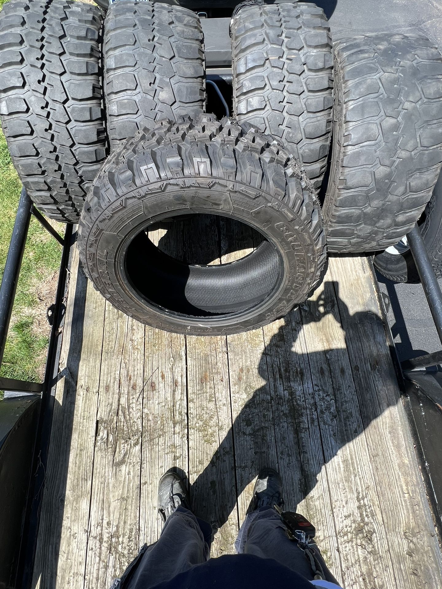 5 Used Tires 33x12.50r20 Federal Couragia M/T