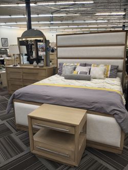 6pc King Or Queen Bedroom Set