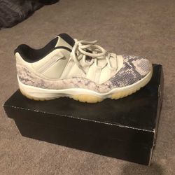 Retro Low Jordan Snake Skin 