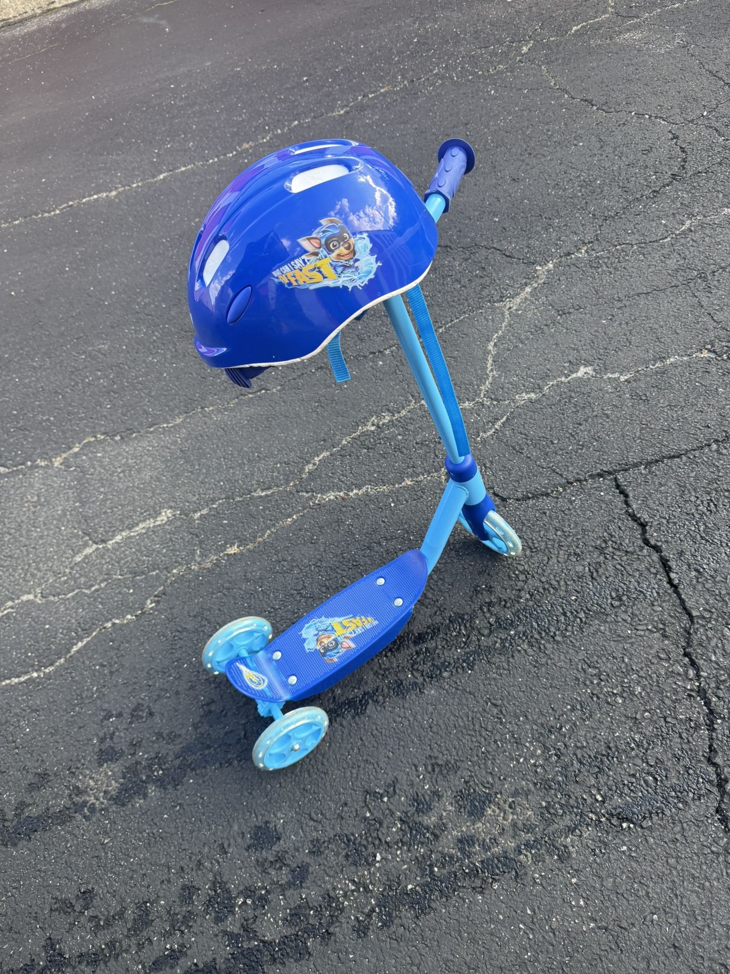 Toddler Scooter w| helmet