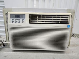 USED 8,000 BTU AC AIR CONDITIONER