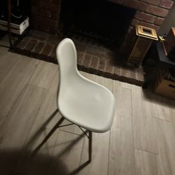 White Chair Missing A Screw But Good Condition 