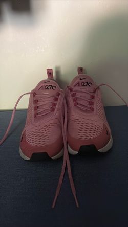 Pink air maxes size 9 women’s