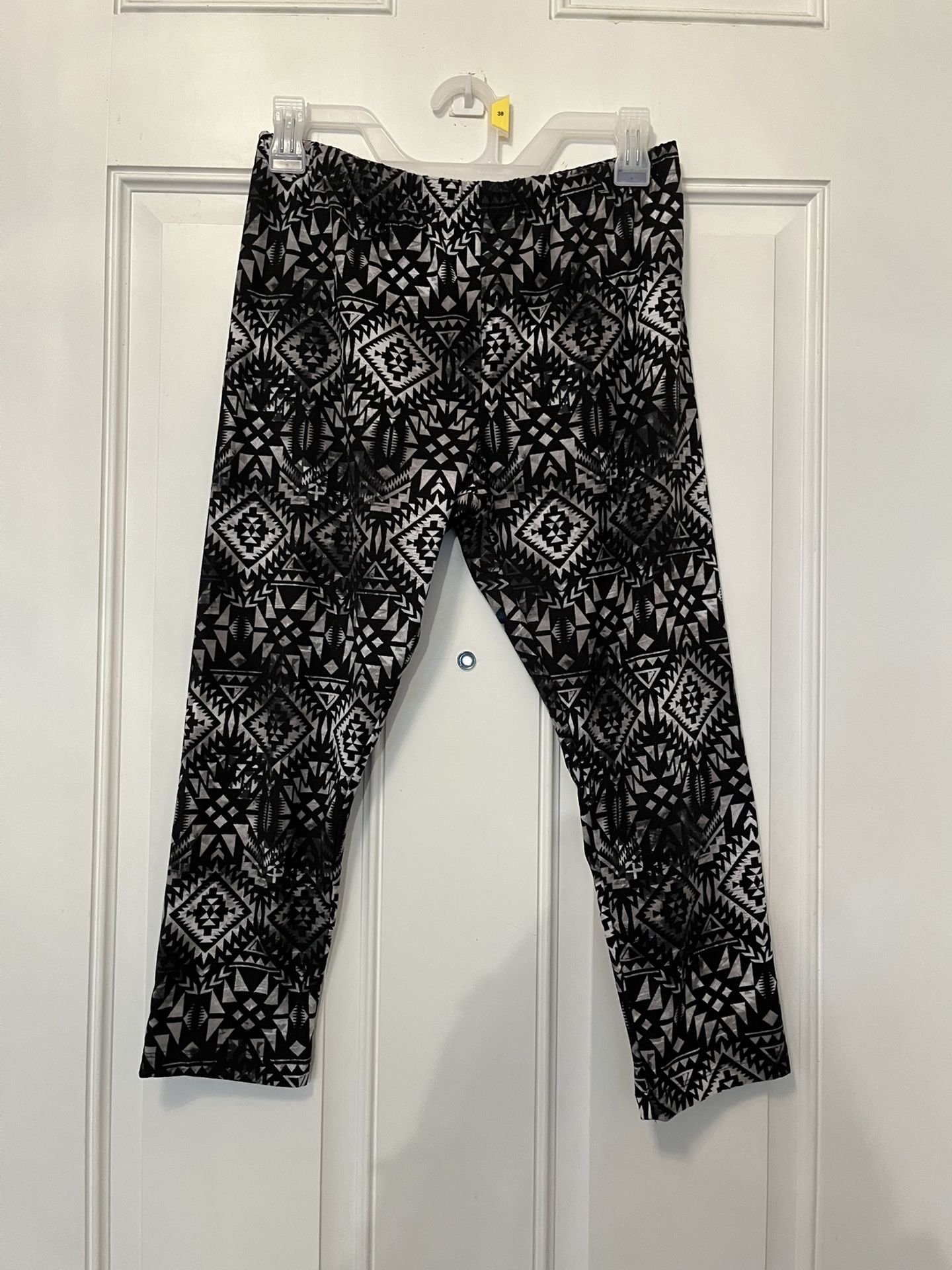 Women’s Leggings Size Large. Never Worn, Super Soft