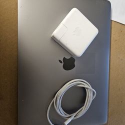 Apple Macbook Pro i7 13" Screen 16gb Ram 2.8ghz 500gb 2019