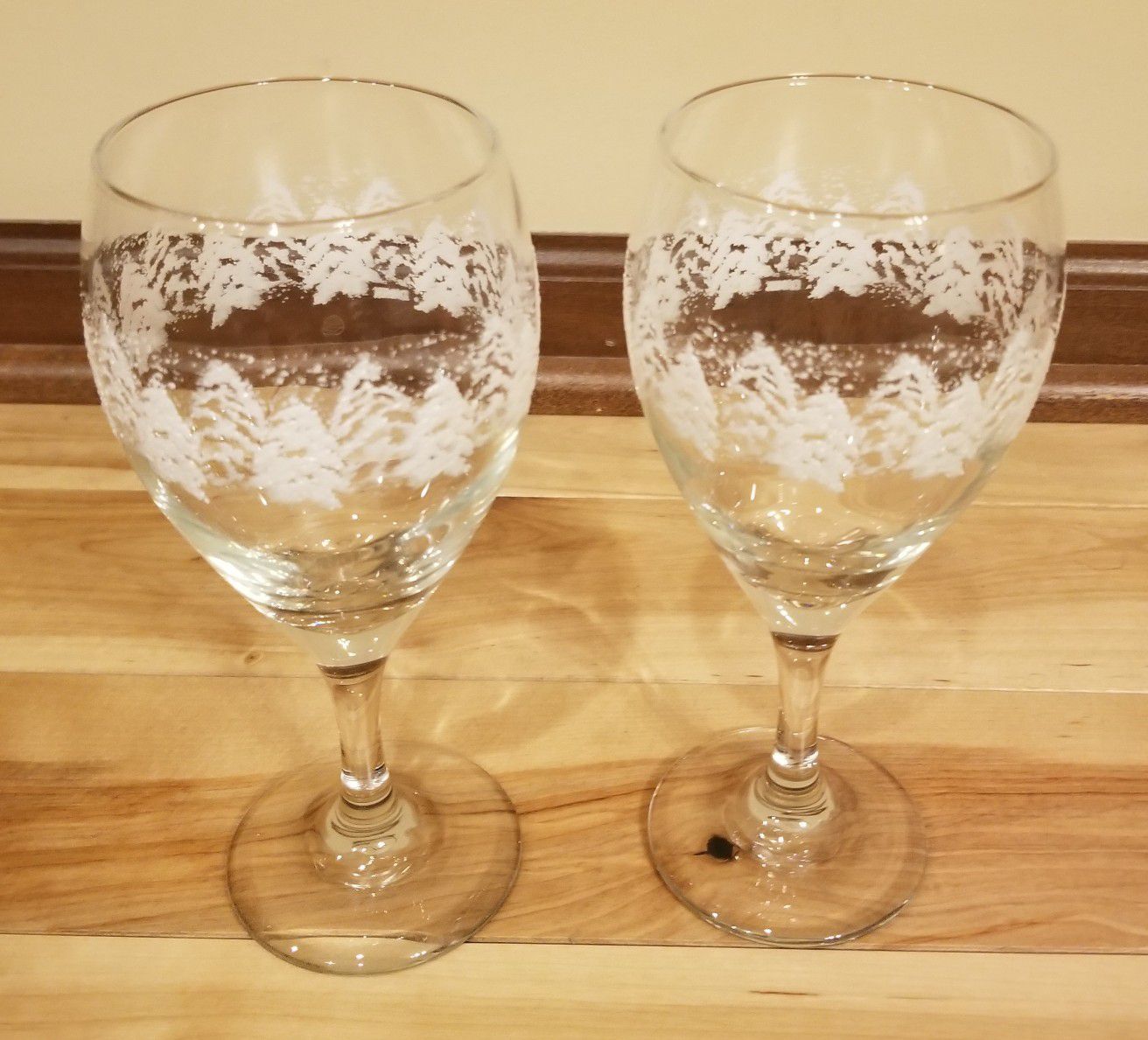 White Glitter Christmas Tree Wine Glass Set
