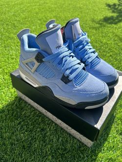 JORDAN 4 “UNIVERSITY BLUE” size 6.5Y