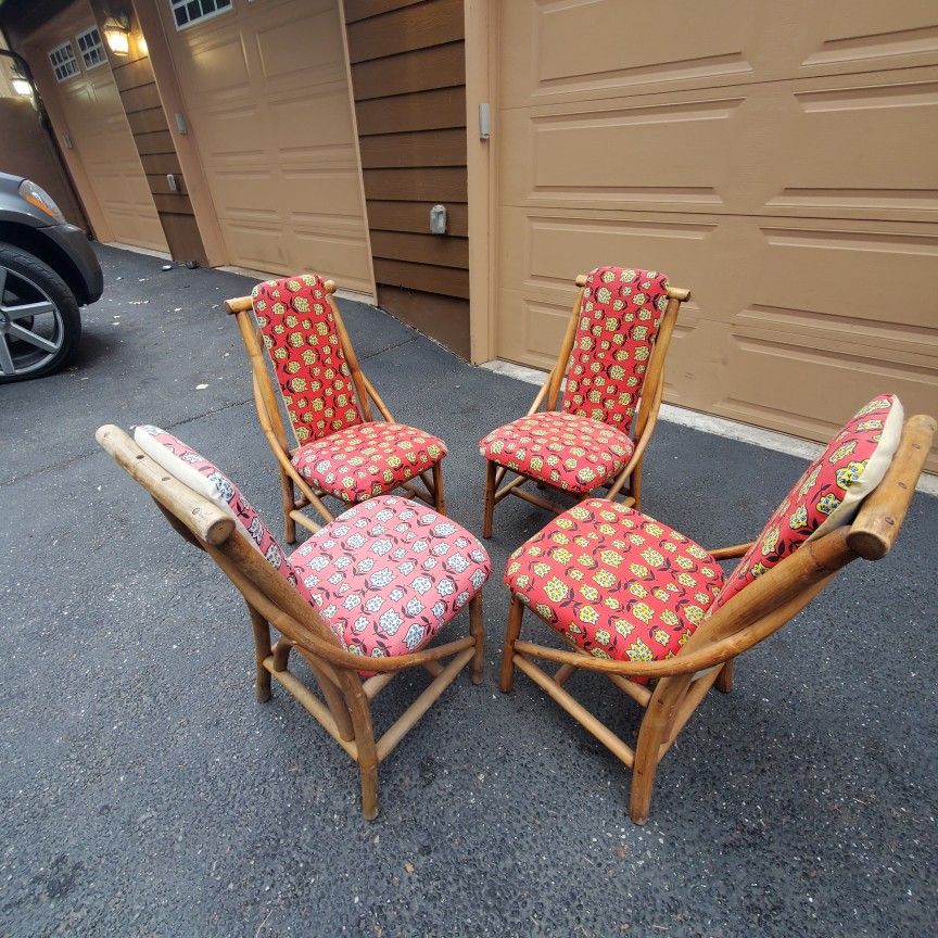 Mid Century Modern Wicker Rattan Dining Table/ Coffee Table 30x30x26toll.in Perfect Condition