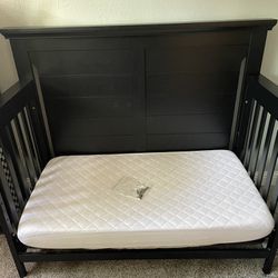 Baby Cache Overland Forever Black 4 -in-1 Convertible Crib