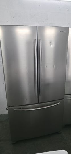 Samsung Stainless Steel French Door Refrigerator – Bottom Freezer – Works Great