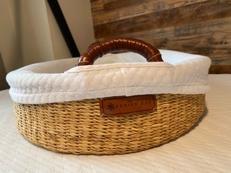 Design Dua  baby changing basket $40