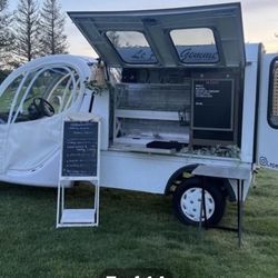 A Gem Food Cart