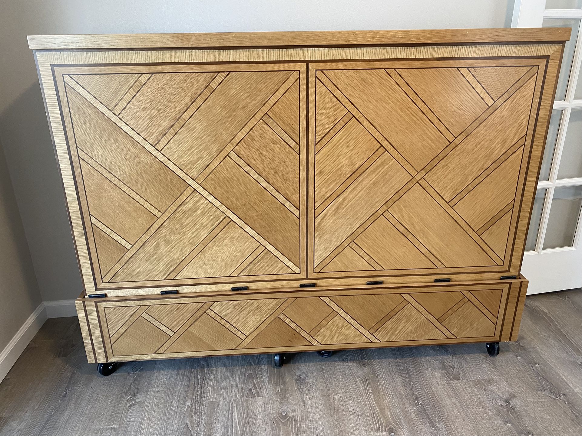 Mobile Murphy Queen Bed w/ Mattress 