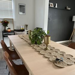Dining table 