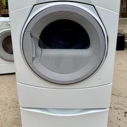 Whirlpool Duet Sport electric dryer