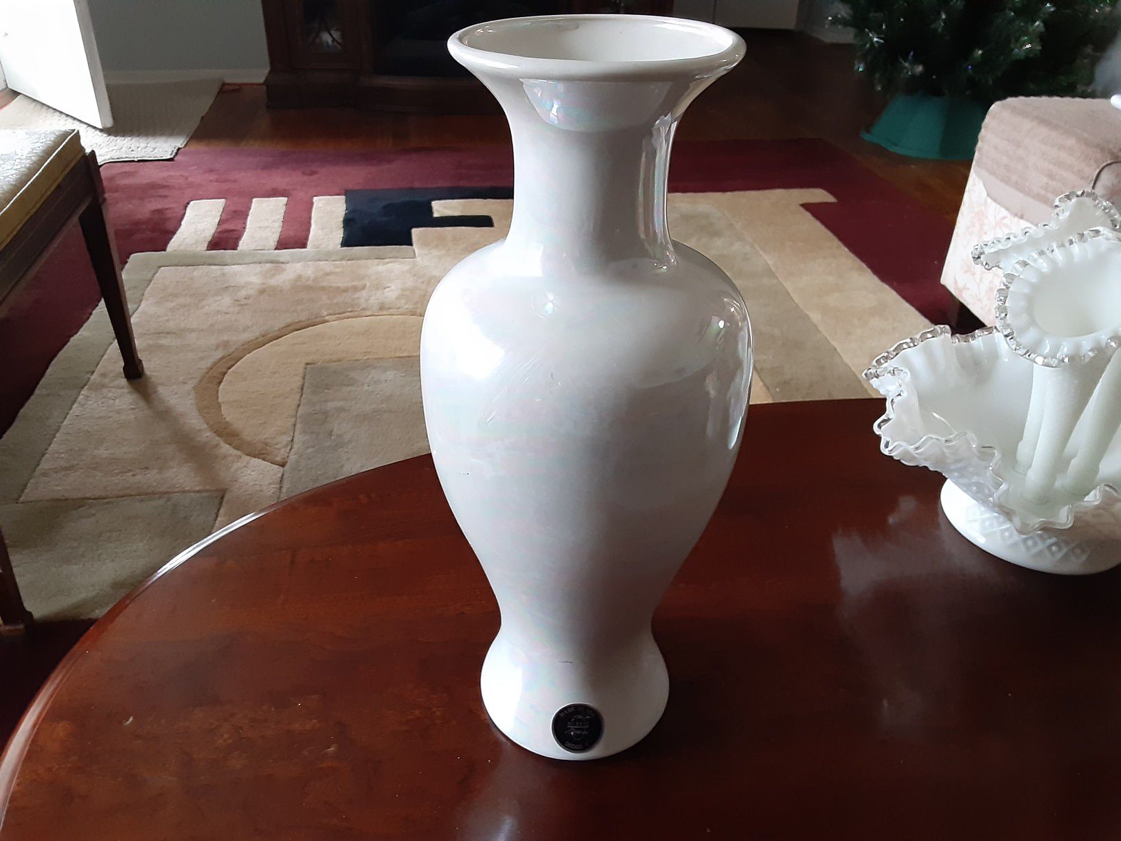 REALLY NICE LOOKING Pearl Vase 15,5 INCHES Tall